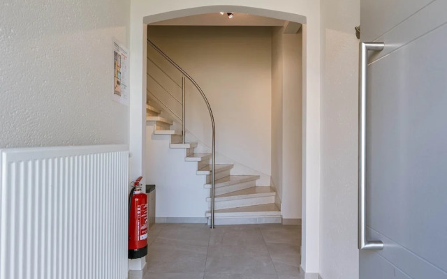Huswell - Villa Near Beach With Double Parking