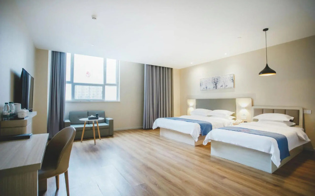 Xinjiang Tianshan Snow Leopard Hotel