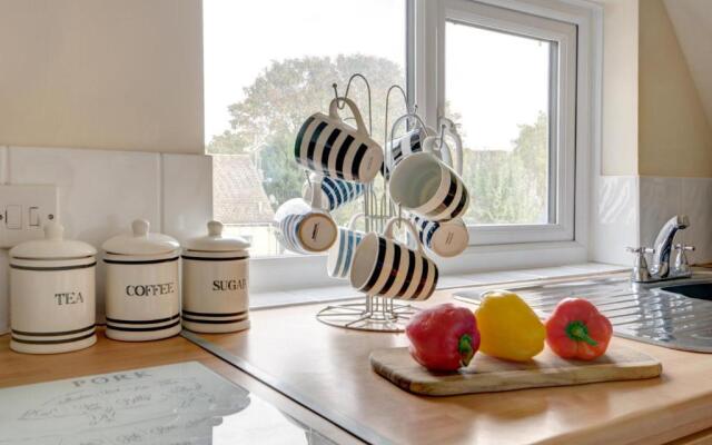 Walkers Court By Treetop Property