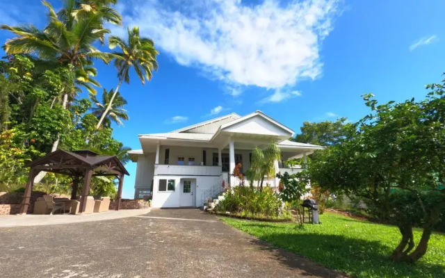 Hilo Bay Oceanfront B&B