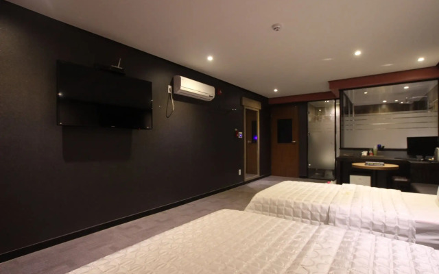 G7 Hotel