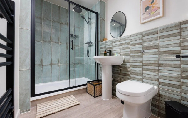 Luxury First Floor 2 bed Apartment