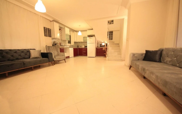 Family Friend Villa Pool BBQ 3b 1 Alacati Cesme