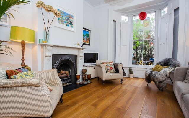 Stunning Stylish 3 Bed House in Fantastic Location