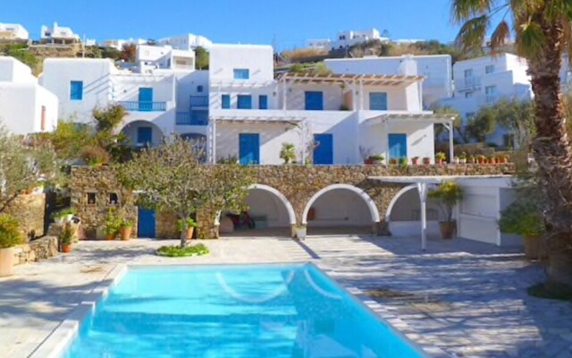 Mykonos Town Apartment with a View