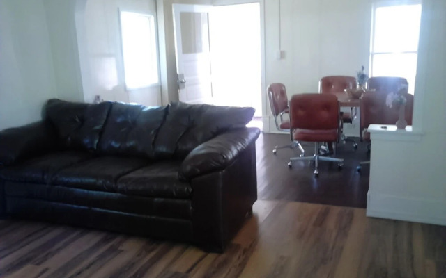 Canora Vacation Home