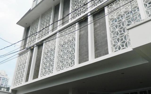 RedDoorz Plus @ SCBD