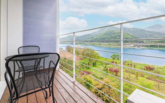 Gapyeong Rowa River View Pension