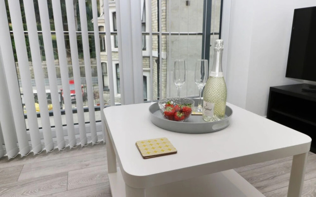 The Office Gardens, Apartment 1