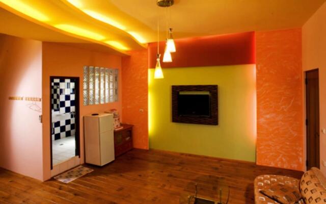 J Lin Hostel