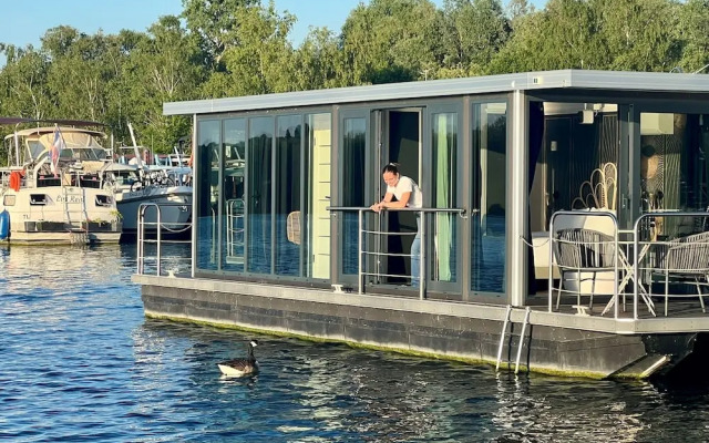 L'Escale Royale Port Ilon Seine Giverny