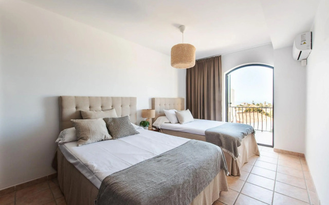 Algarrobo In Nerja With 2 Bedrooms And 2 Bathrooms