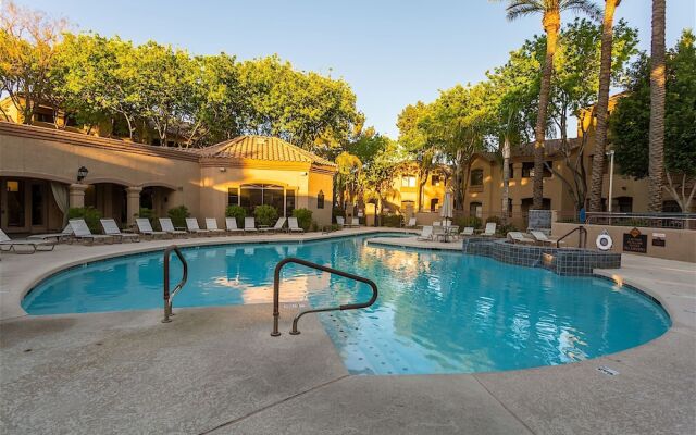Canuck Condo 2 BR by Casago