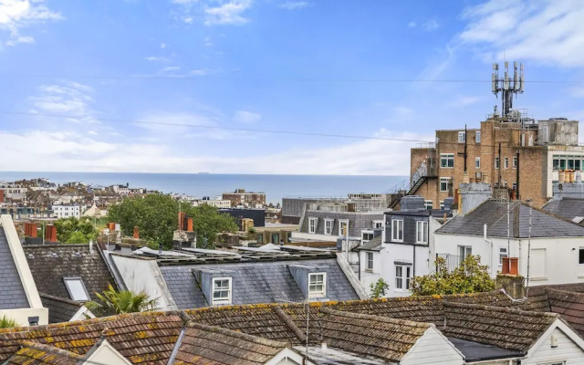 Sunset Townhouse With Free Parking