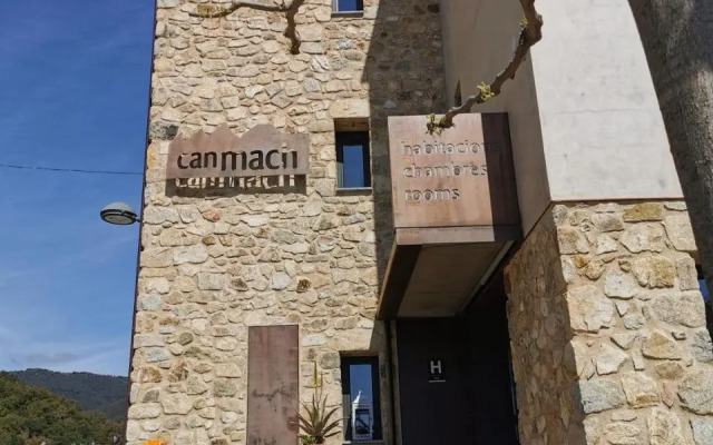 Restaurante y Alojamiento Can Mach