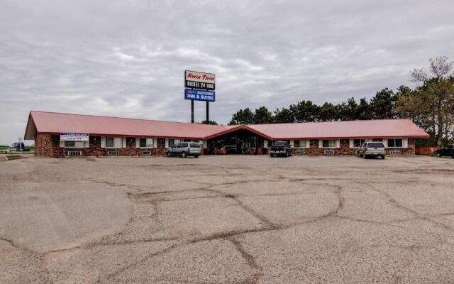 Bloomer Inn & Suites