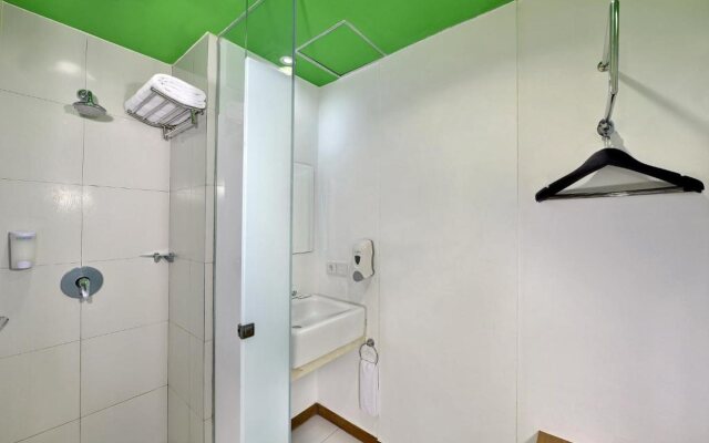 Whiz Hotel Pemuda Semarang