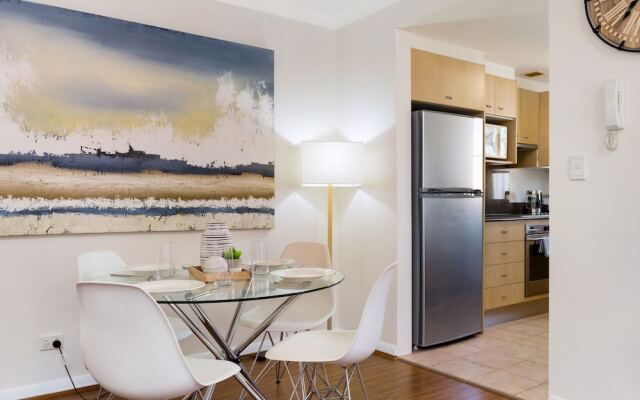 Woolloomooloo Modern Apartment 12 BRK