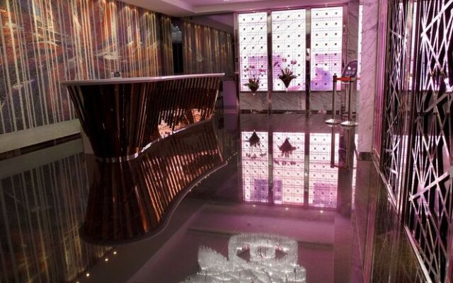 Royal Group Hotel Ho Yi Branch