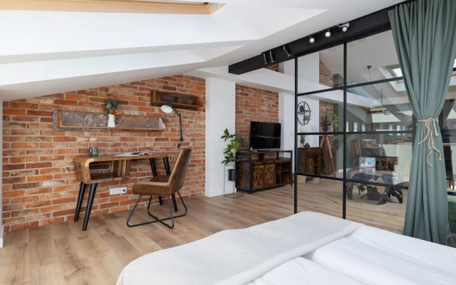 Wawel Castle Studio Dietla by Renters
