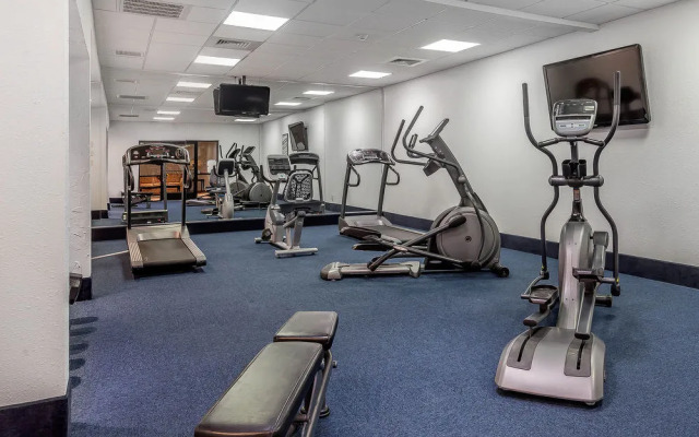 Holiday Inn Express Perrysburg (i-75)