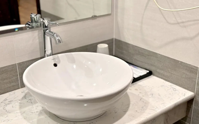 Au79 Hotel & Apartment