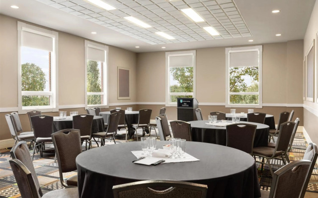 Royal Hotel Calgary, Trademark Collection by Wyndham