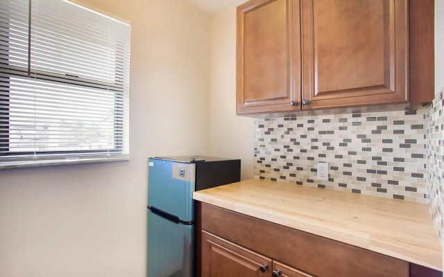 OYO Waterfront Hotel - Cape Coral/Fort Myers, FL