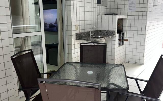 Apto Charmoso com Sacada Gourmet na melhor Praia