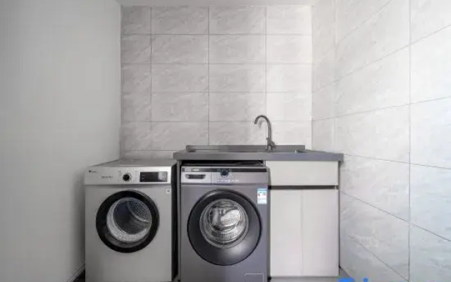 Qingyuan Apartment (Hefei South Station Gong Street)
