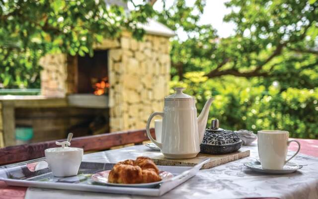 Beautiful Home in Zrnovnica With Wifi and 3 Bedrooms