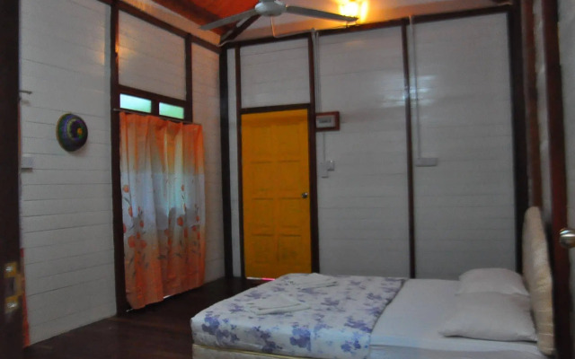 Kinabatangan Sunshine Lodge