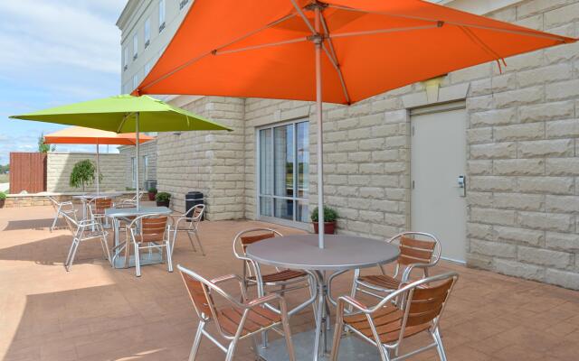 Holiday Inn Express Hotel & Suites Terre Haute, an IHG Hotel