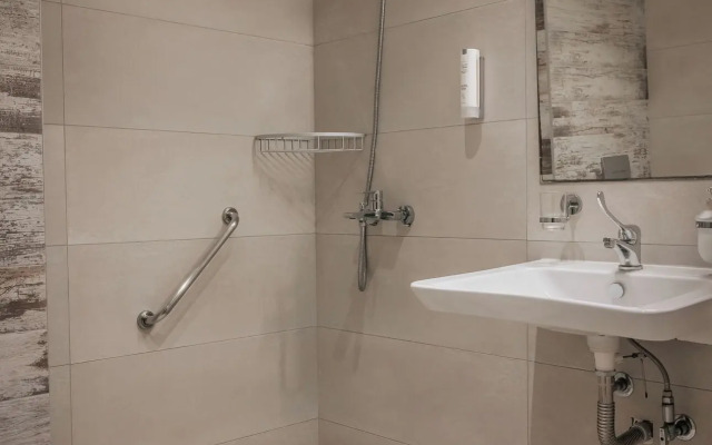 Elizabeth Queen Luxury Rooms