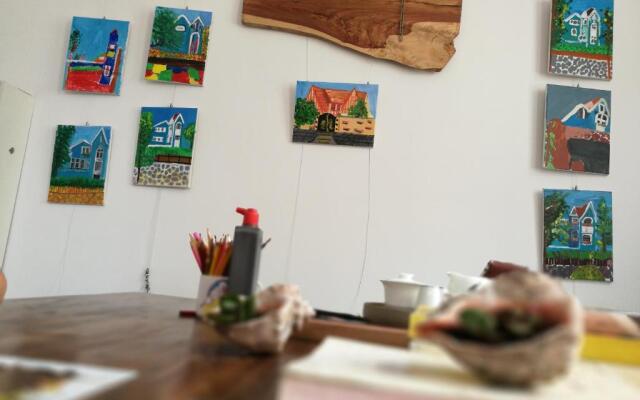 Qingdao 960 Painting Hostel
