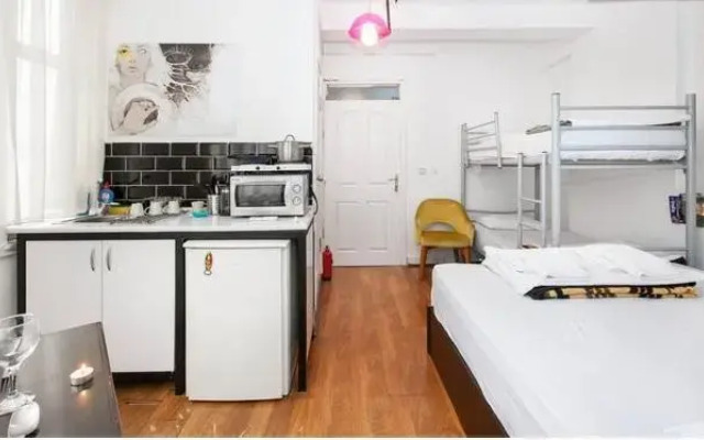 Manon Hostel Galata