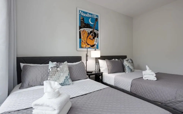 East Nash Oasis - 13 Beds - Going Fast