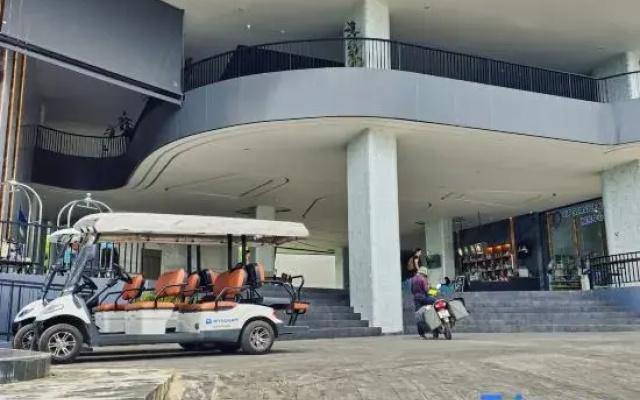 Luxury Duplex (60 sq m) in  ,500m to Rawai beach.