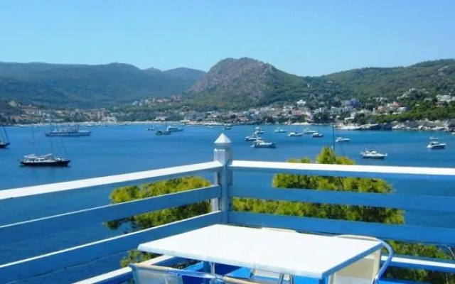 Kavos Bay Seafront Hotel