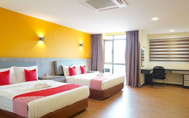 Oyo 43987 Season Inn