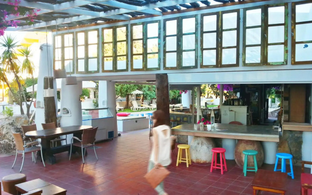 Gorgona Studios and Apartments