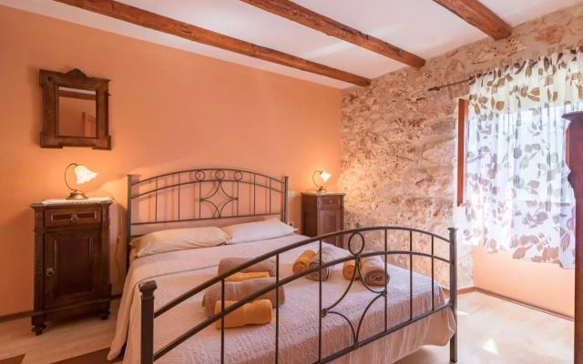 Country House Apartments