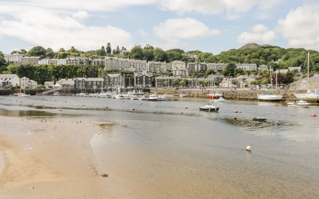 1 South Snowdon Wharf