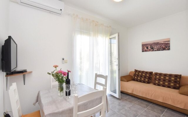 Awesome Home In Podstrana With Wifi And 1 Bedrooms