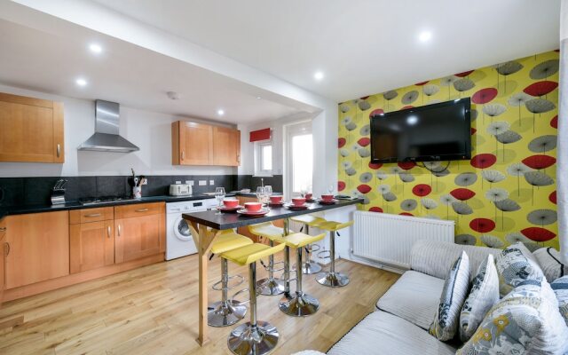 Russell Lodge 5-Bedroom House