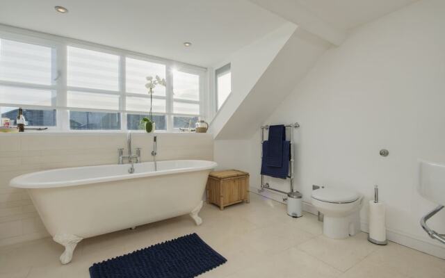 Regatta House