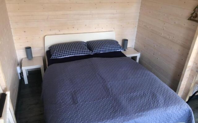 WOMOCAMP Holzhütte 1