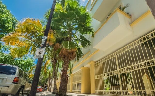 Romanina 1 Condo in the Heart of Playa del Carmen by Redawning