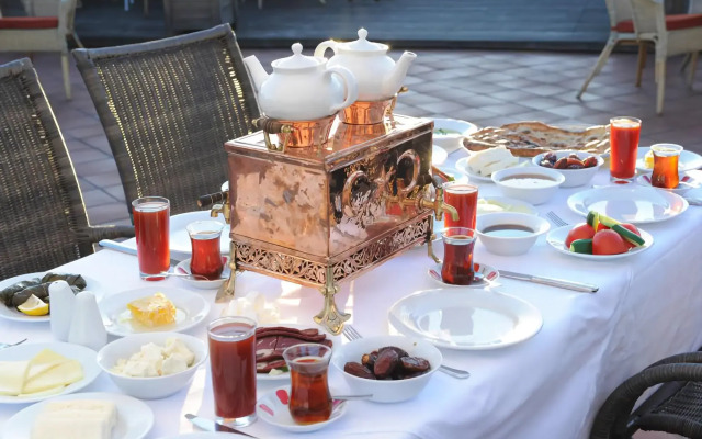 Sarissa Hotel