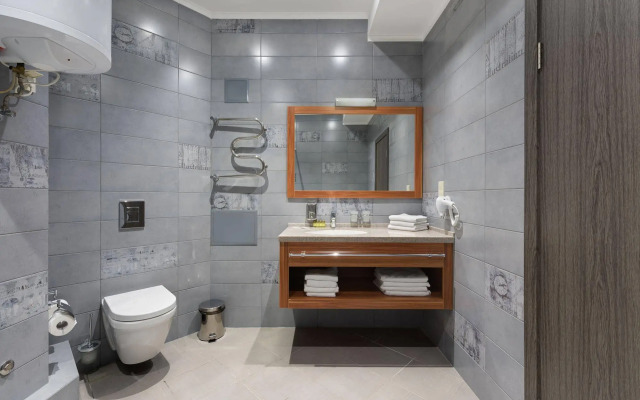Twin Apart Hotel